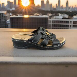 ✅ Womans 8M Clarks Delana Venna Comfort Slip On Sandal  Black Beaded Slides
